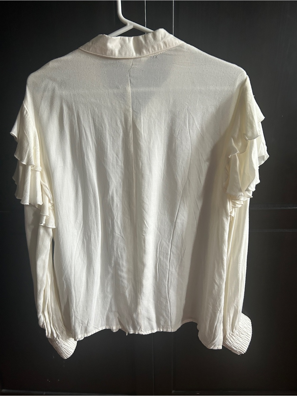Adiva Cream Ruffle Sleeve Button-Down Shirt - Picture 4 of 4